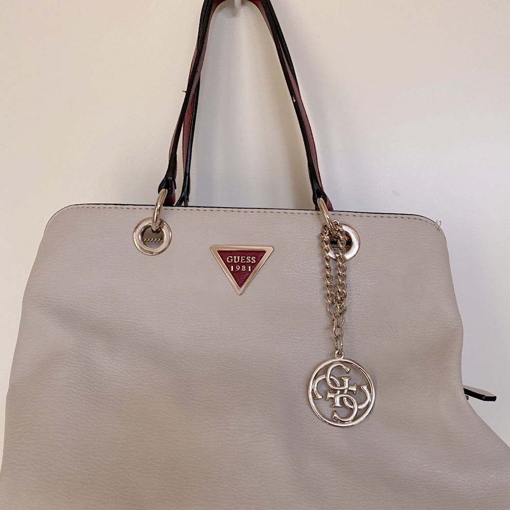 Very lightly used Guess bag